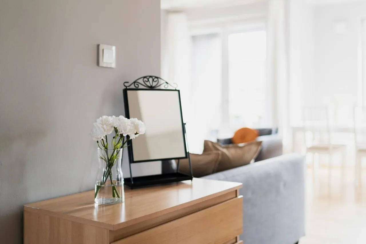 Big Apartment Old Town - 3 Rooms- 7 People-Lift- Near Town Hall Wroclaw